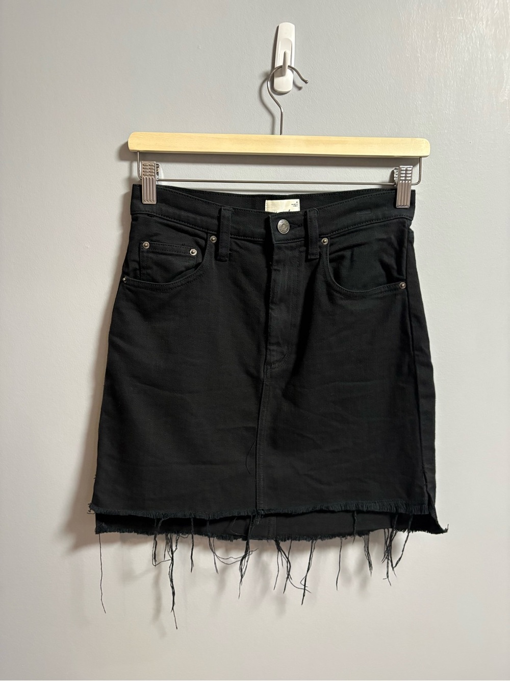Aritzia - Wilfred Free Skirt